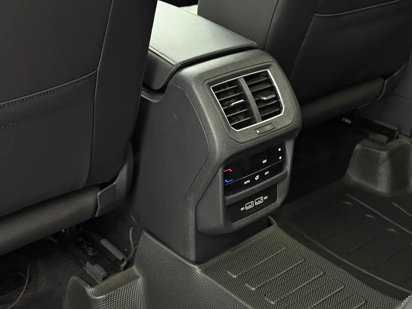 Volkswagen Tayron 2023 280TSI 2WD Luxury Plus Advanced Edition фото 12