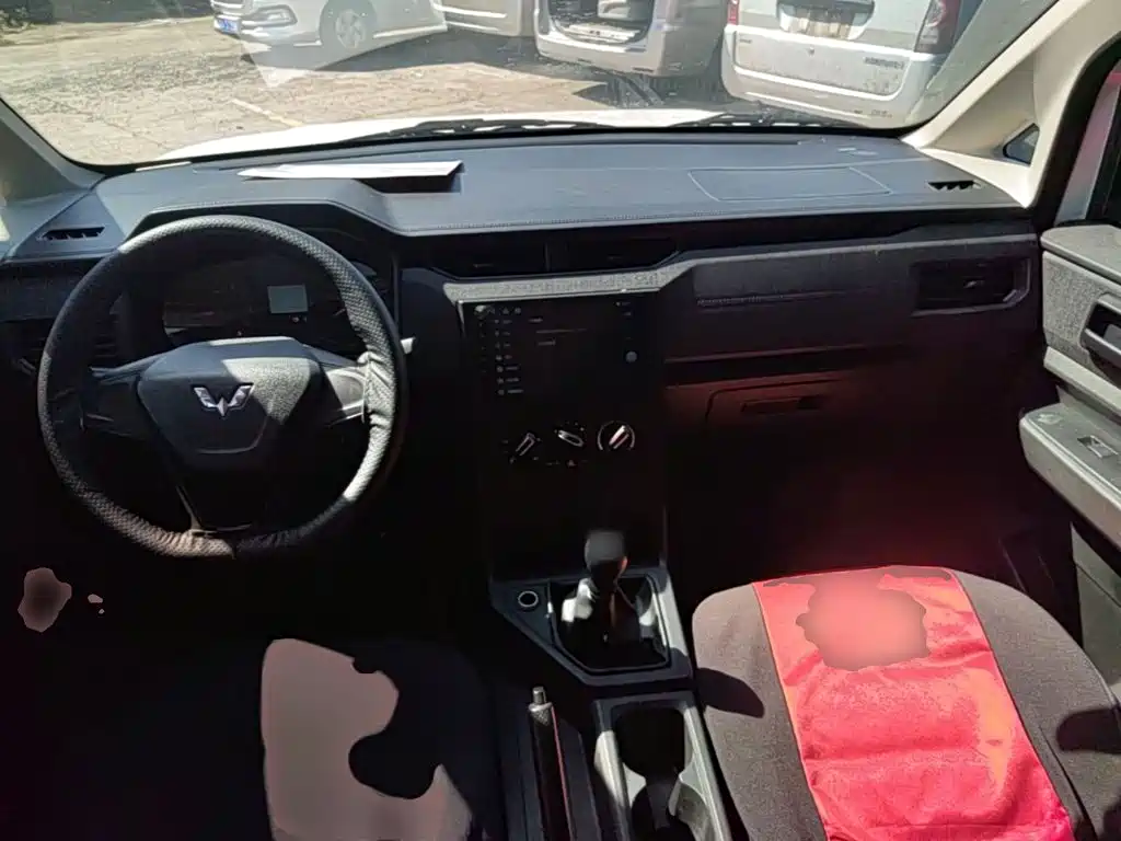 Wuling Motors Wuling Hongguang PLUS 2021 2020 1.5L Manual Standard 5-seater