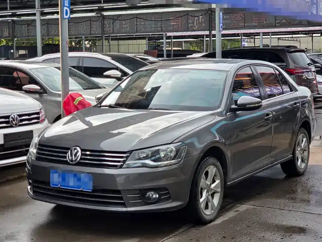  Volkswagen Bora 2013 1.6L Manual Comfort Model