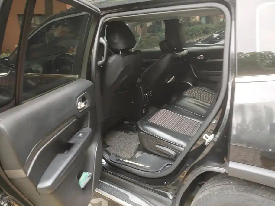 Фото 11 - Jeep Commander
