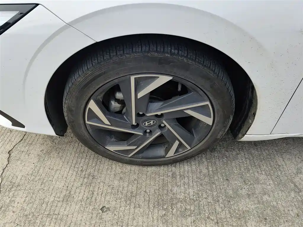 Hyundai Elantra 2023 1.5L CVT GLX Elite Edition фото 25