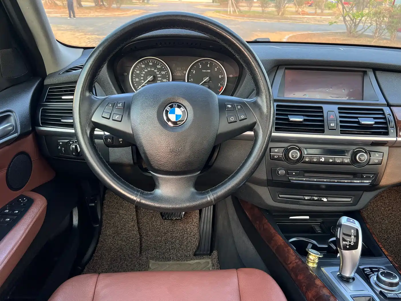 BMW X5 (Import) 2011 xDrive35i Leading Edition фото 13