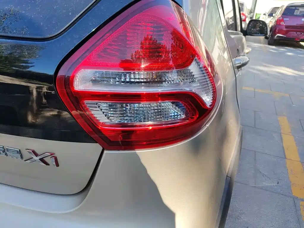 Фото 8 - Geely Yuanjing X1