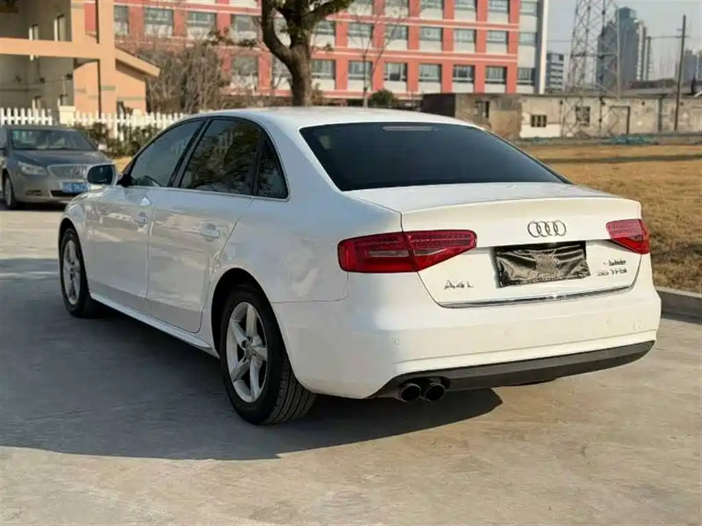 Audi A4L 2013 35 TFSI Automatic Standard фото 8