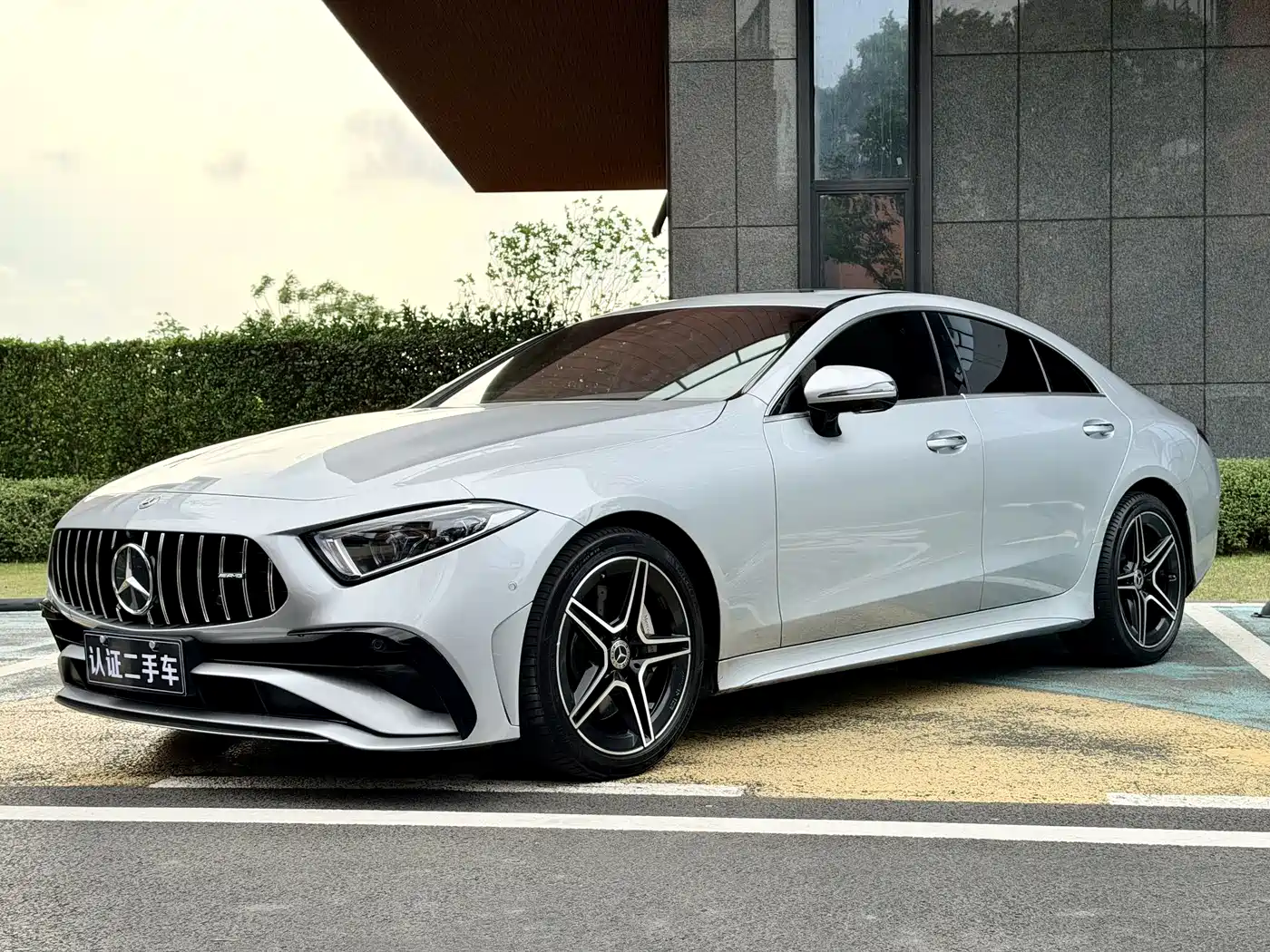 MERCEDES-BENZ CLS
