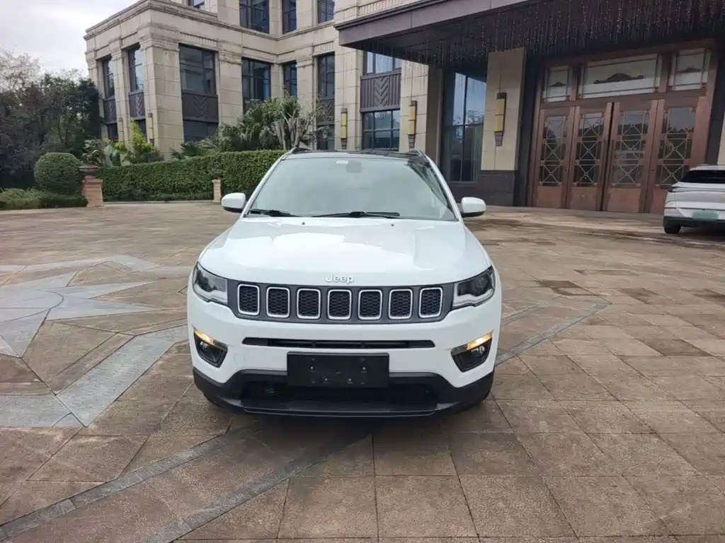 Photo 3 - Jeep Compass