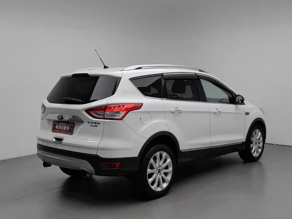 Фото 2 - Ford Kuga