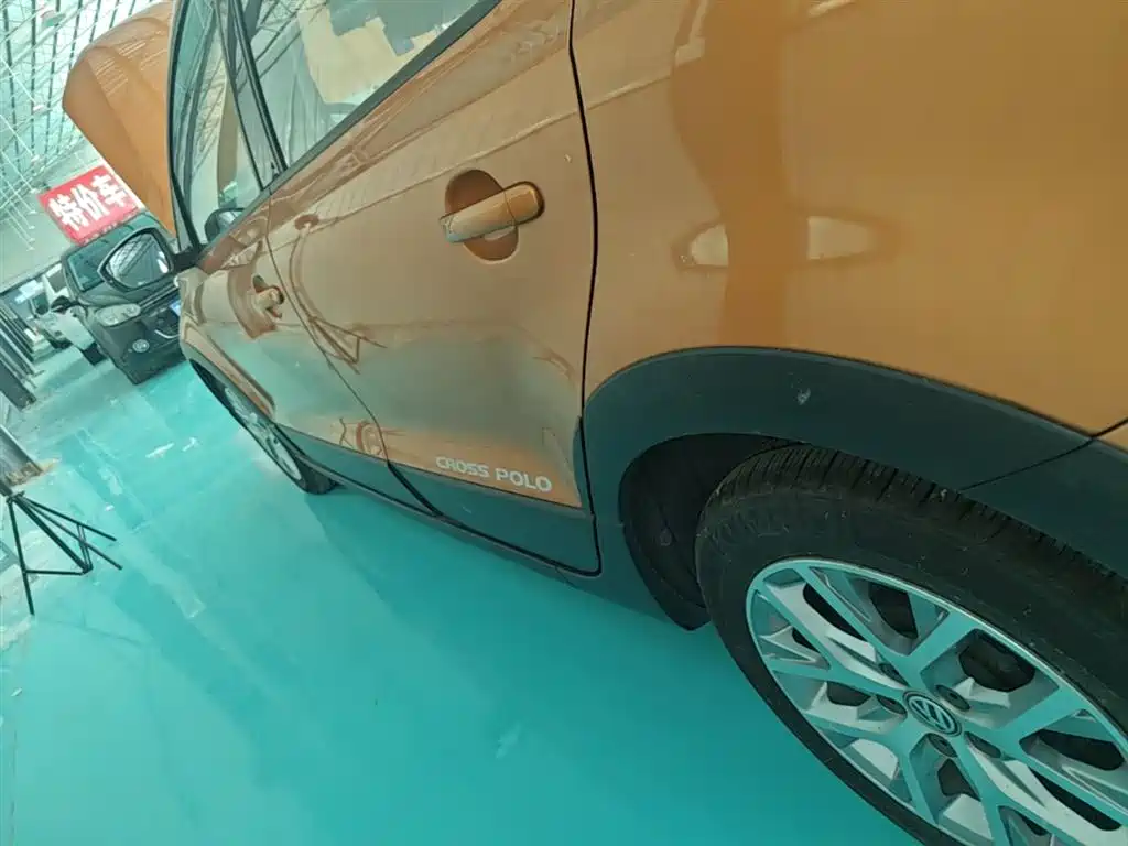 Volkswagen Polo 2016 1.6L Cross Polo Automatic фото 22