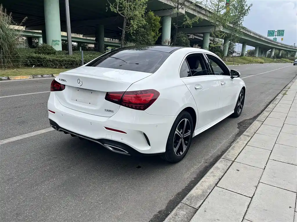 Mercedes-Benz A-Class 2023 A 200 L Fashion фото 8