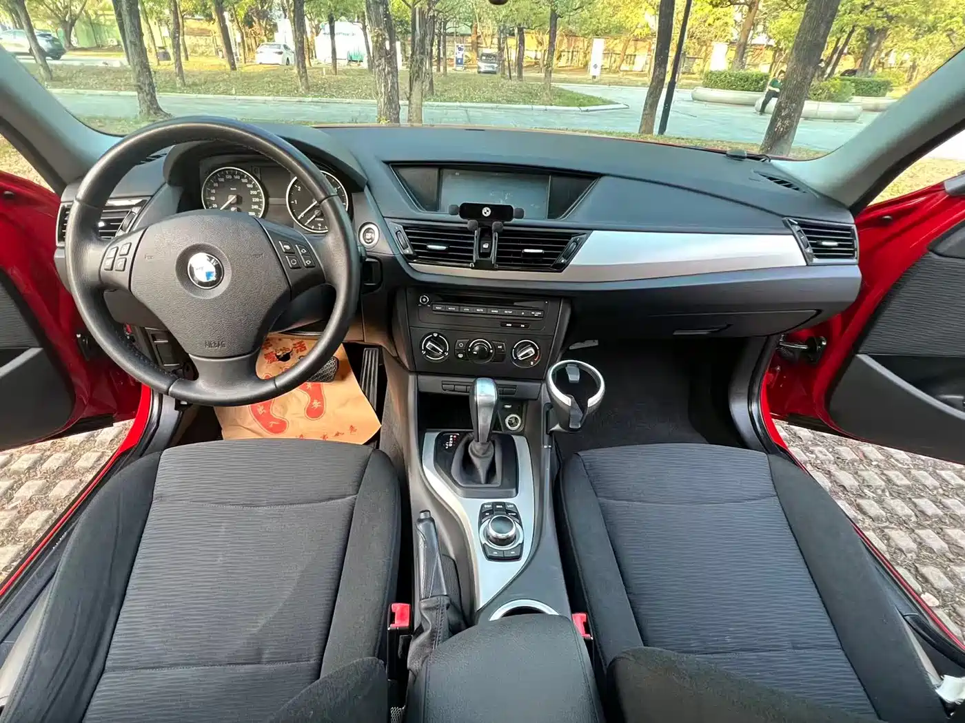BMW X1 2013 sDrive18i Fashion фото 9