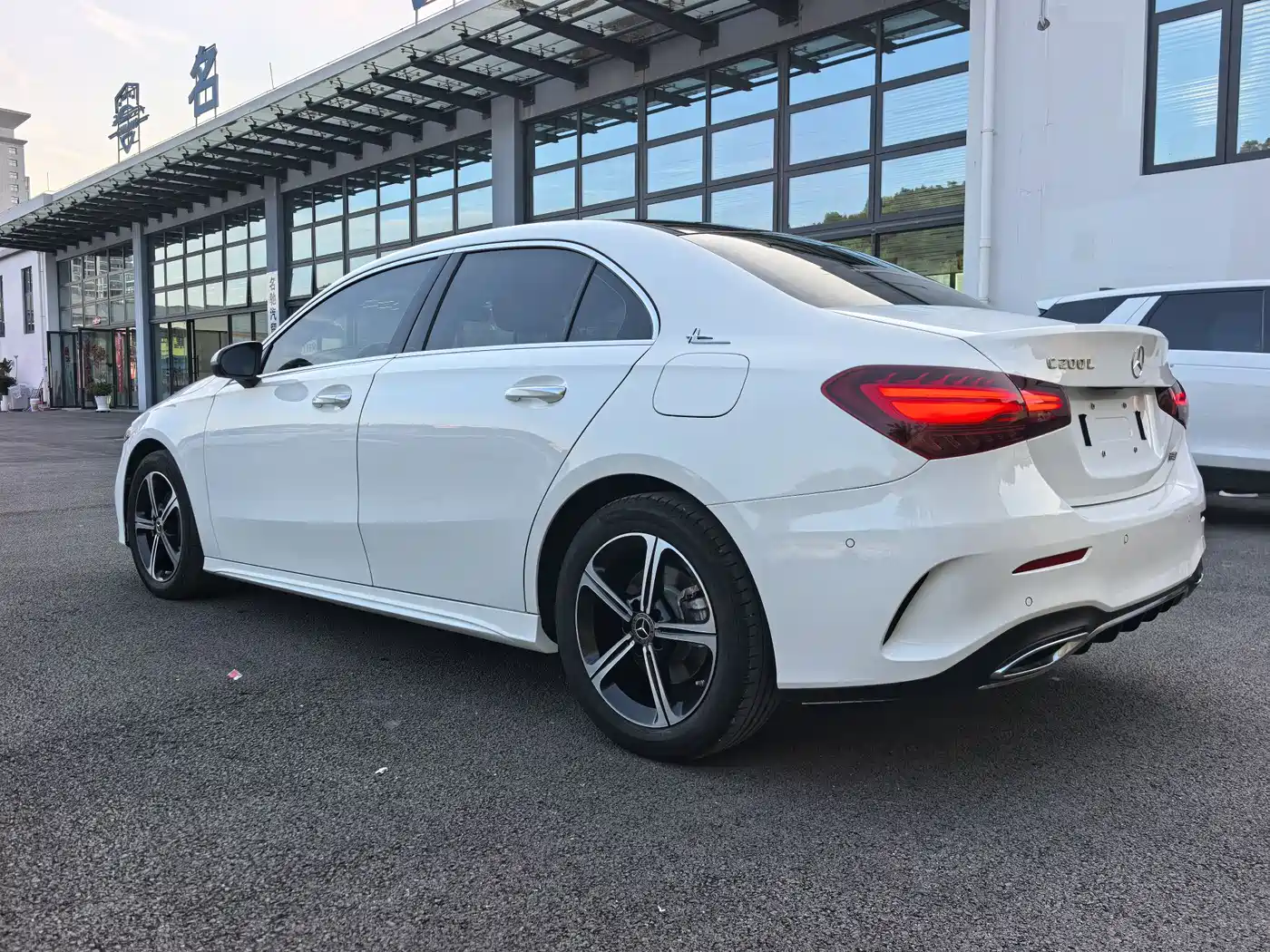 Mercedes-Benz A-Class 2024 A 200 L Fashion Edition фото 9
