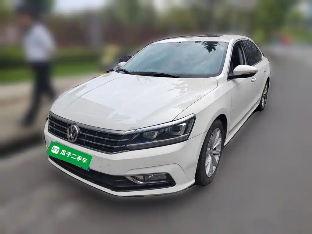 Photo 1 - Volkswagen Passat