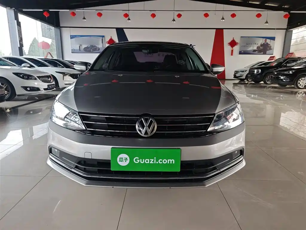 Volkswagen Sagitar 2018 1.6L Automatic Comfort фото 3