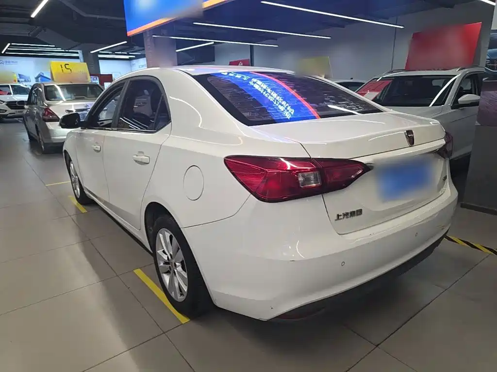 Фото 5 - Roewe 360