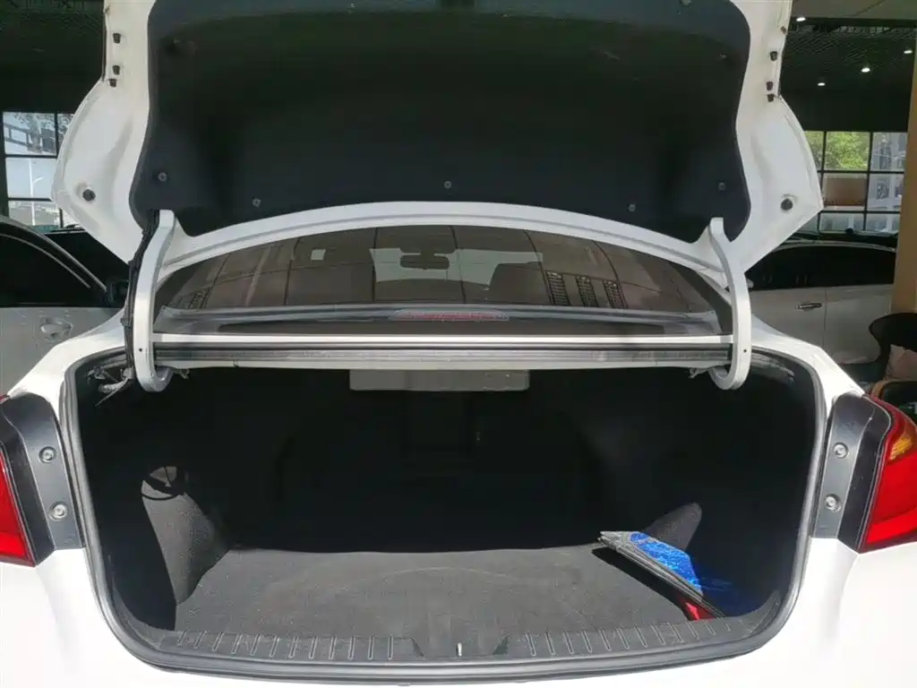 Hyundai Mistra 2014 1.8L Auto Smart GLS фото 19