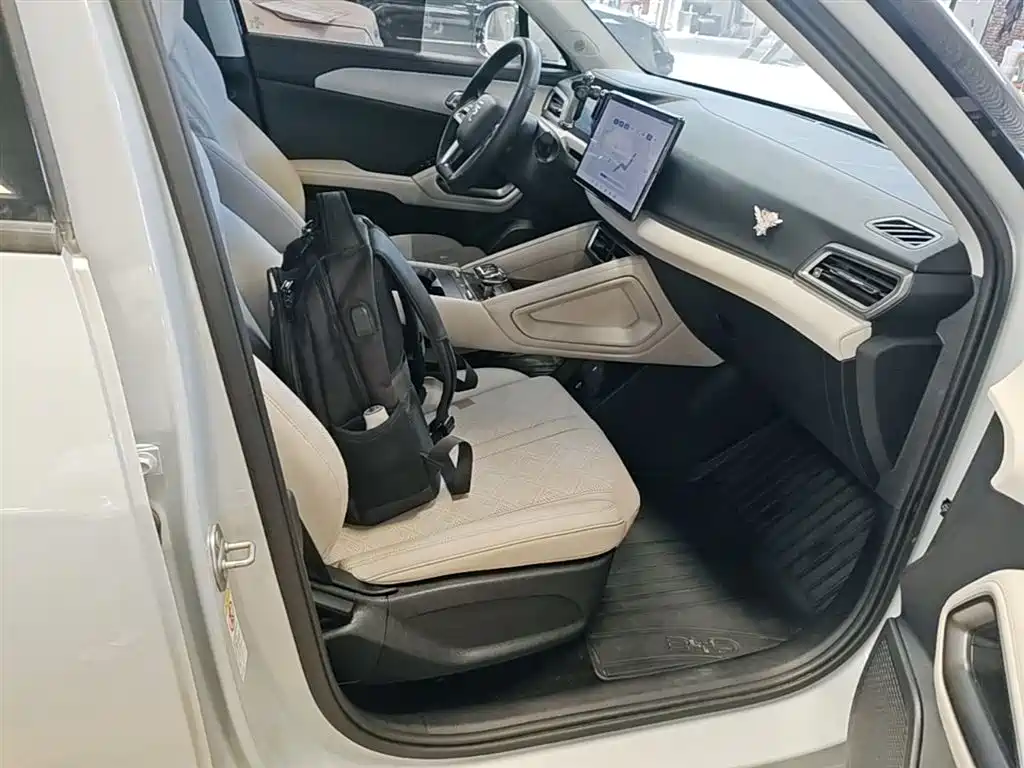 BYD Yuan UP 2024 401KM Leading Edition фото 25
