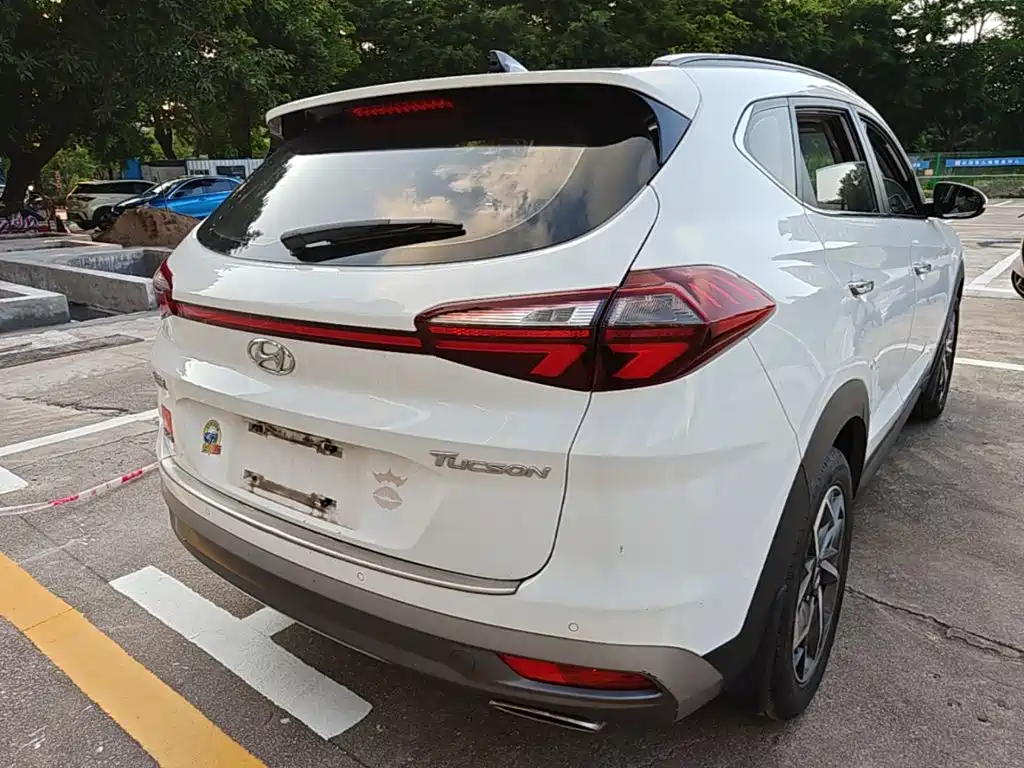 Фото 7 - Hyundai Tucson