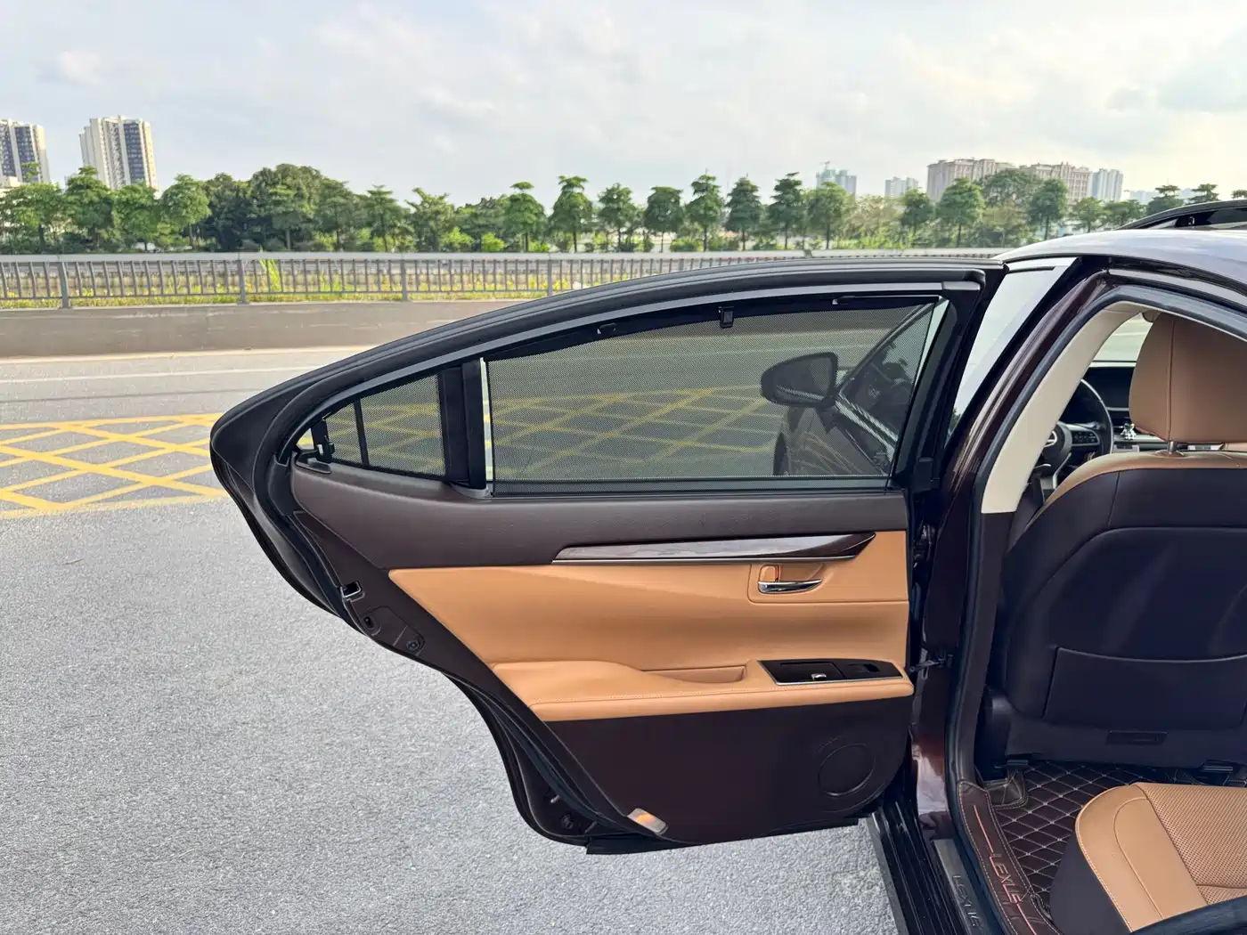 Lexus ES 2015 250 Elegance Edition фото 22
