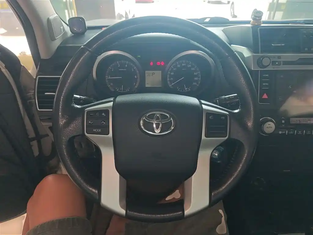 Toyota Prado 2016 2.7L Auto Luxury Edition фото 11