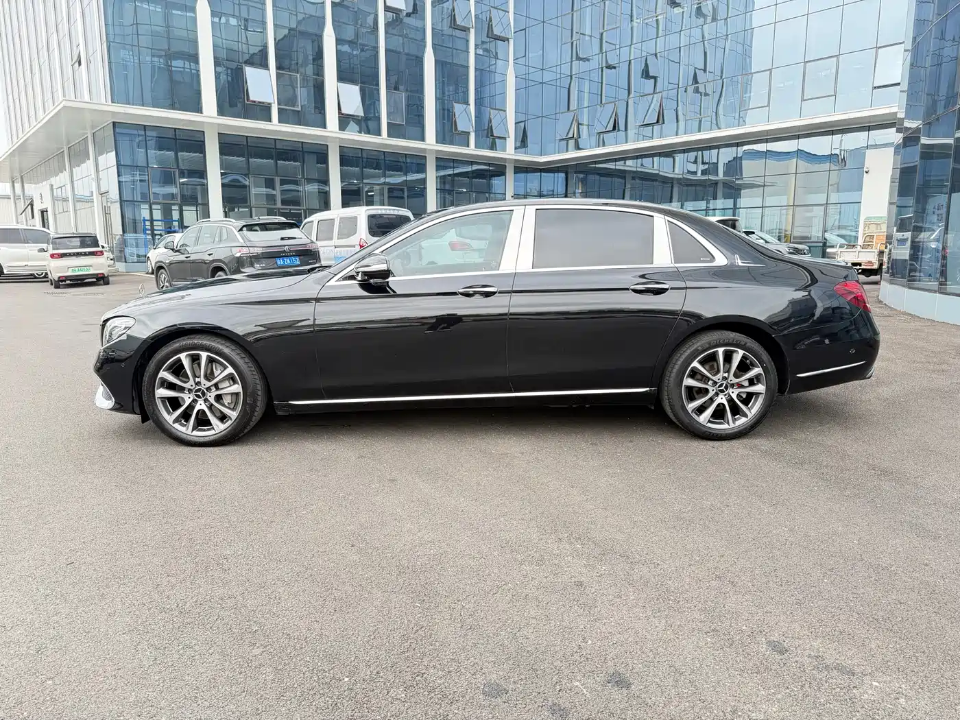 Mercedes-Benz E-Class 2019 Facelift E 300 L Luxury фото 3