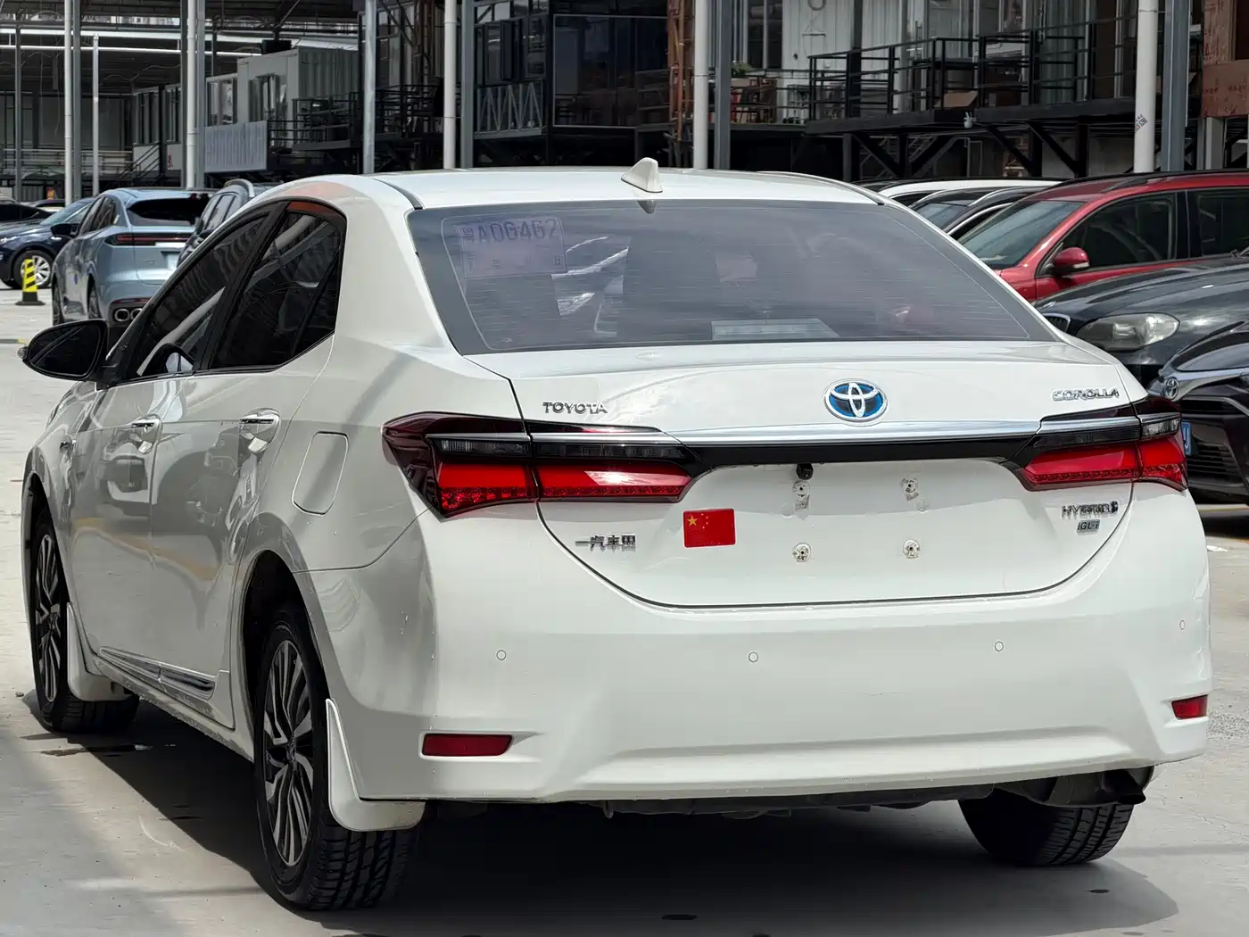 Toyota Corolla 2018 Hybrid 1.8L E-CVT Smart Edition фото 12