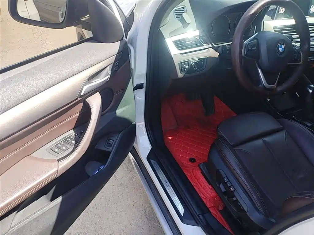 BMW X1 2019 sDrive18Li Premium Model фото 16