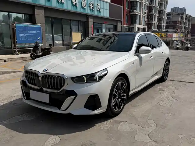 BMW 5 Series 2024