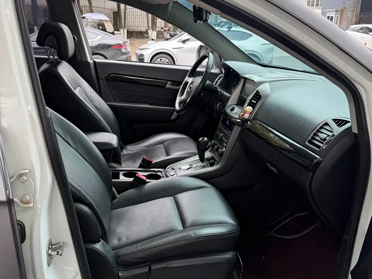 Chevrolet Captiva 2014 2.4L 4WD Flagship 7-seater фото 8
