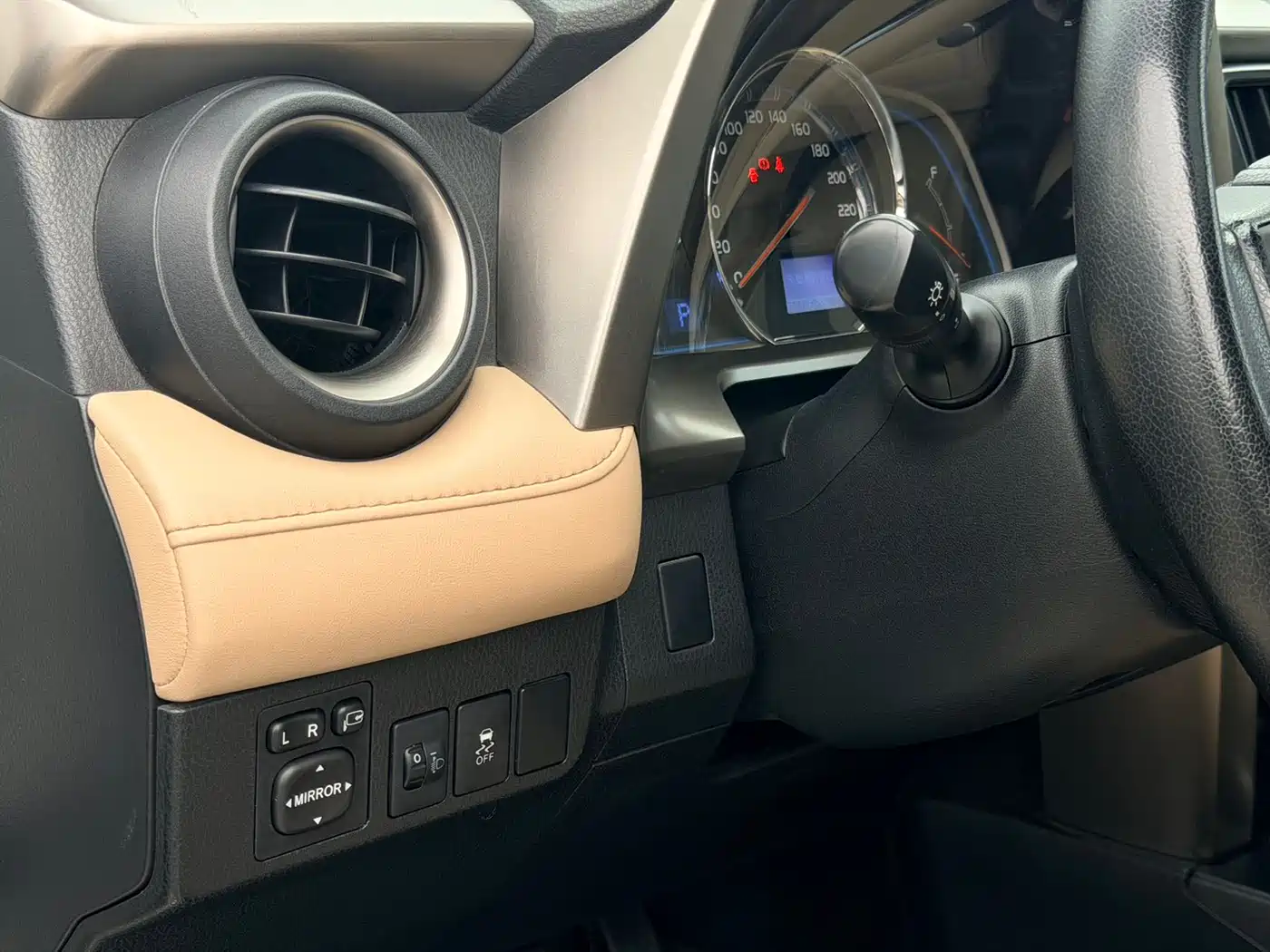 Toyota RAV4 Rongfang 2013 2.0L CVT 4WD Pioneer фото 9