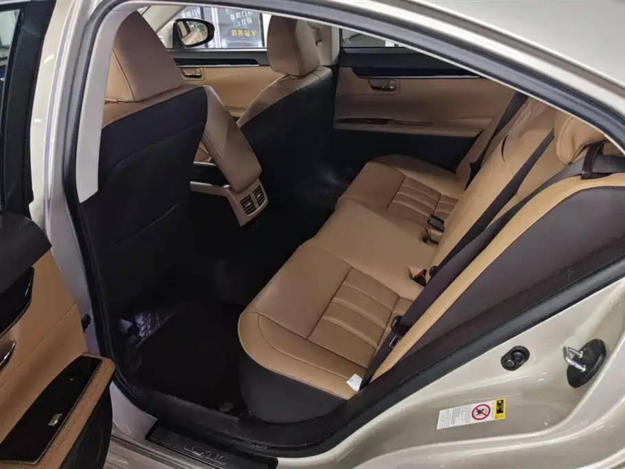 Lexus ES 2015 200 Elite Edition фото 11