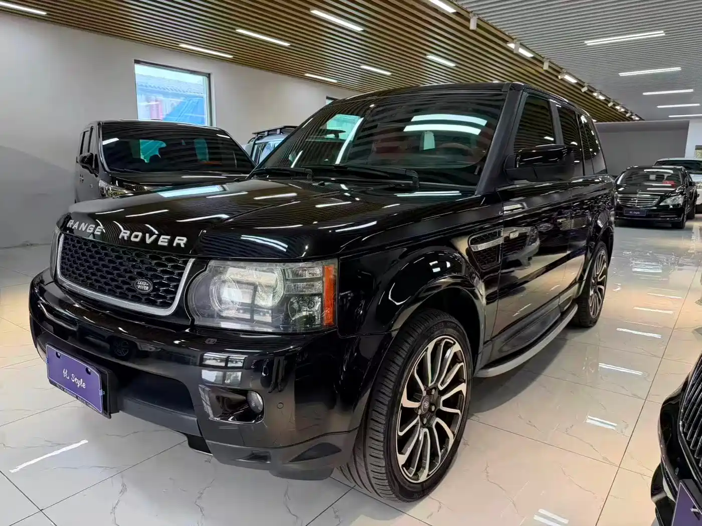 Land Rover Range Rover Sport 2013 5.0 NA V8 HSE фото 2