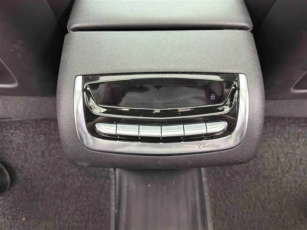 Cadillac XT6 2021 28T 6-Seater Luxury фото 11