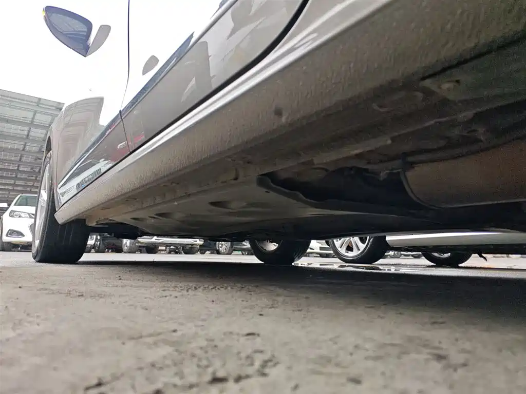 Volkswagen Passat 2015 1.8TSI DSG Prestige Edition фото 22