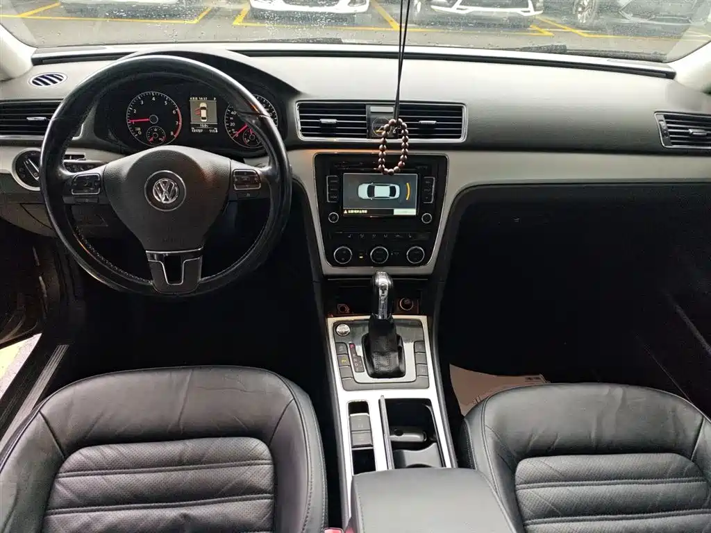 Volkswagen Passat 2015 1.8TSI DSG Prestige Edition фото 10
