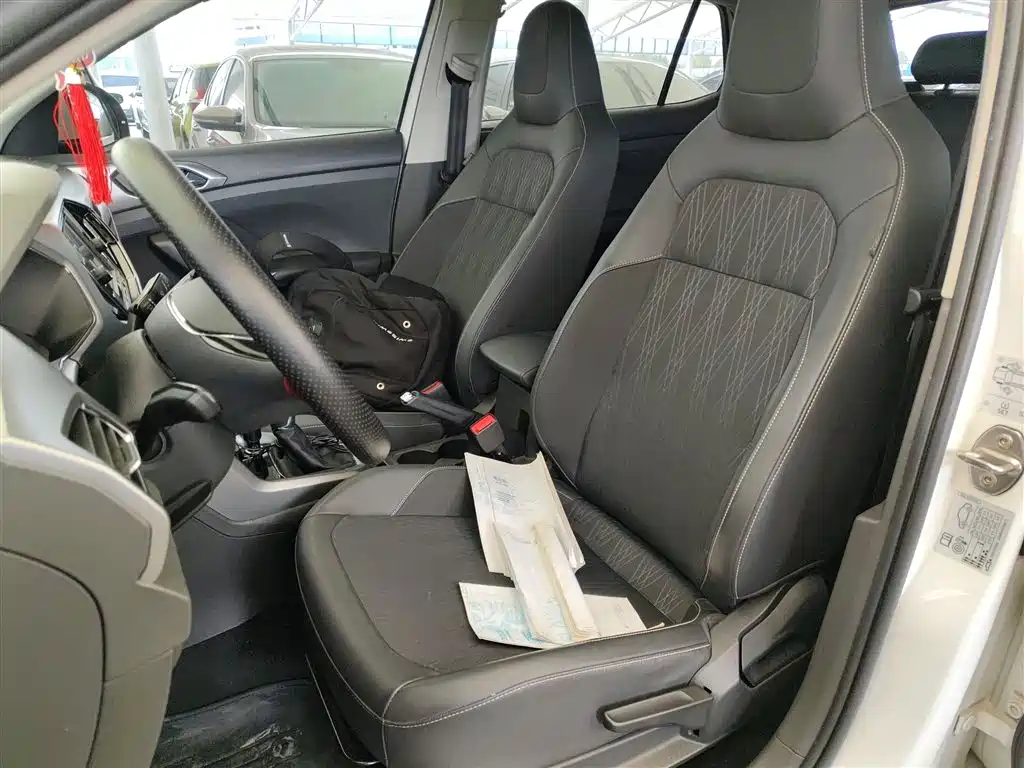 Volkswagen T-Cross 2019 1.5L Automatic Comfort Edition фото 11