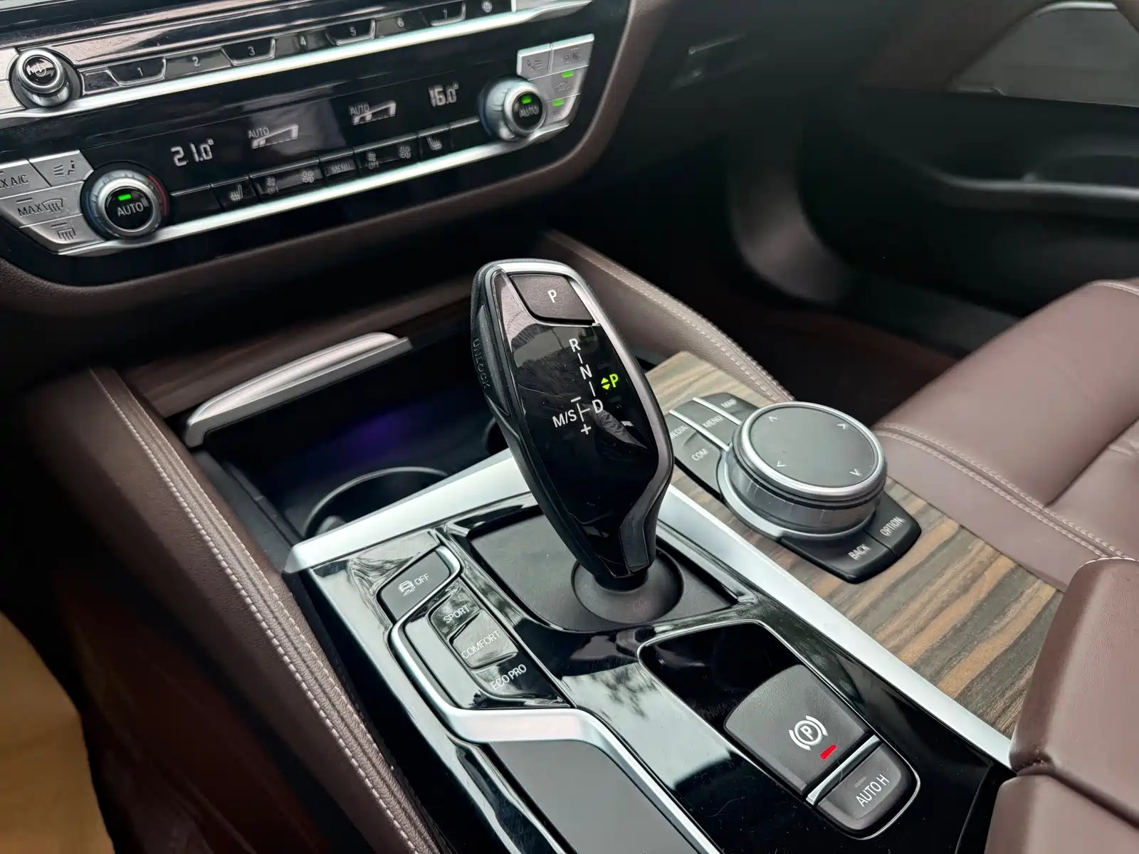صورة 8 - BMW 5 Series