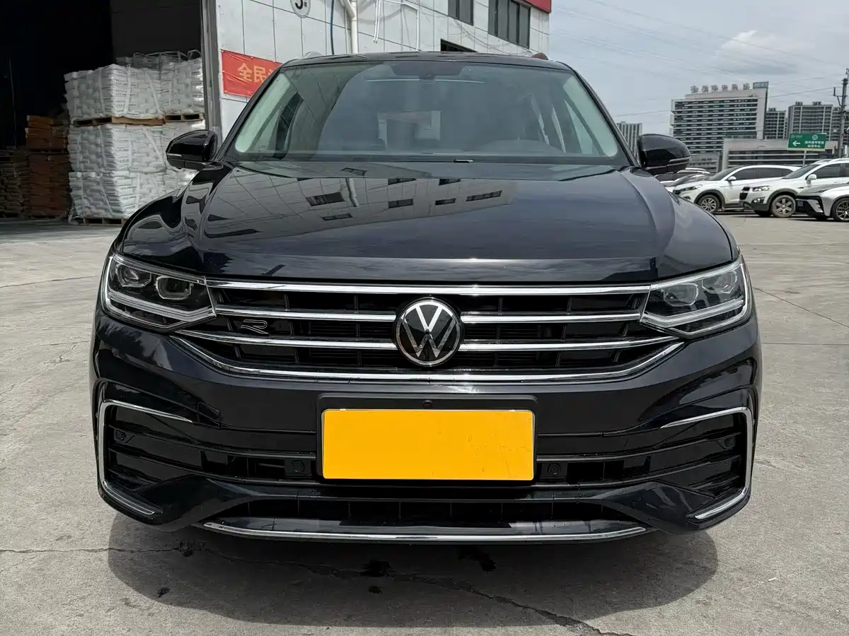 Volkswagen Tiguan L 2022 330TSI Auto 2WD R-Line Premium Edition фото 2