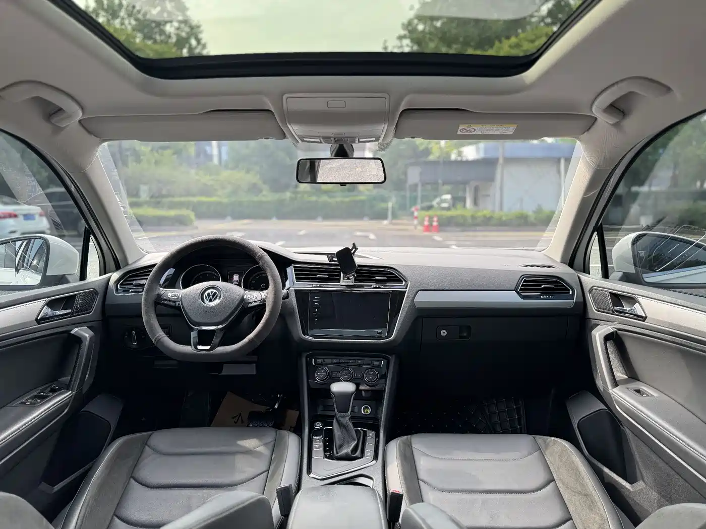 Volkswagen Tiguan L 2021 330TSI Automatic 2WD Smart фото 8