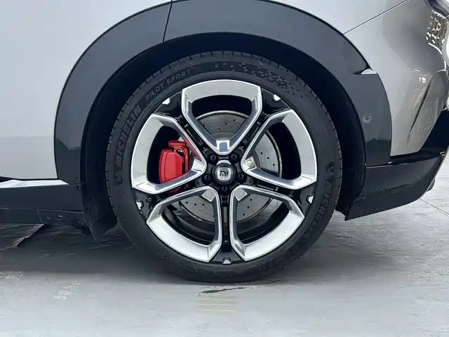 Xiaomi Auto Xiaomi YU7 2025 Ultra Long Range High Performance AWD Max Edition фото 11