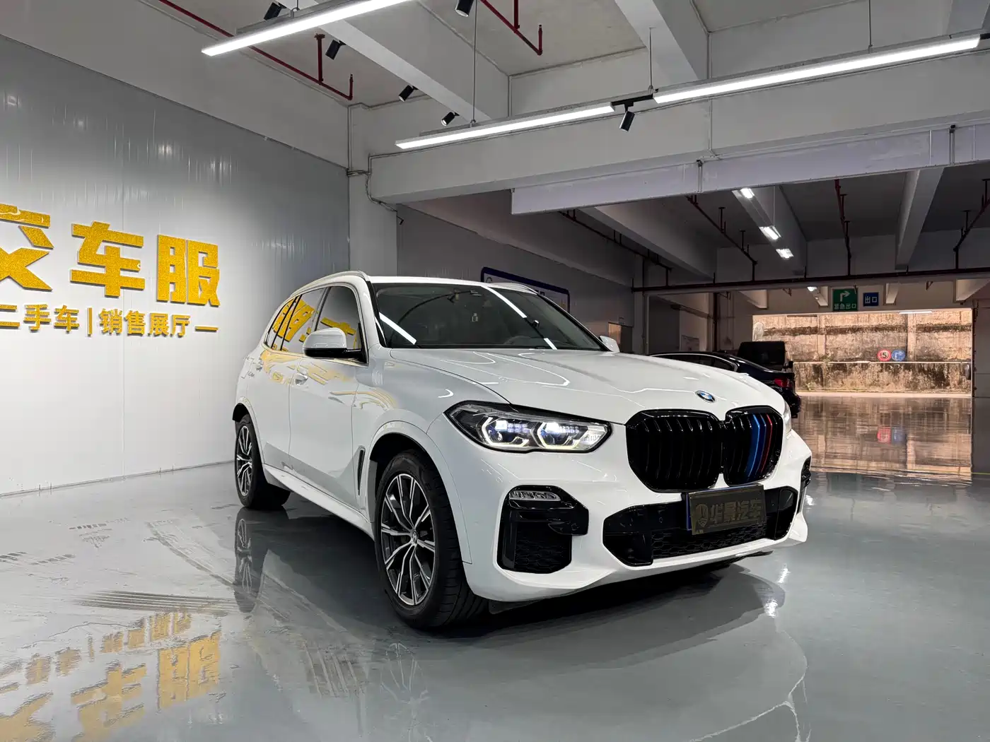 BMW X5 (Import) 2019 xDrive40i M Sport Package фото 4