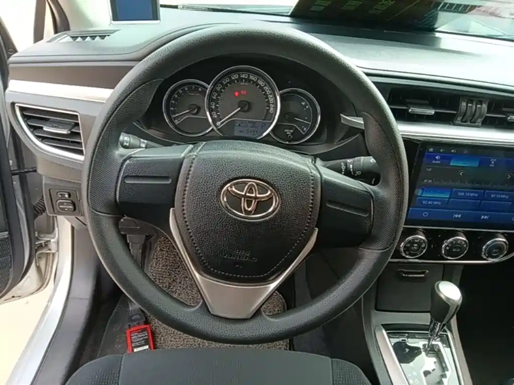 Toyota Corolla 2017 Facelift 1.6L S-CVT GL фото 11