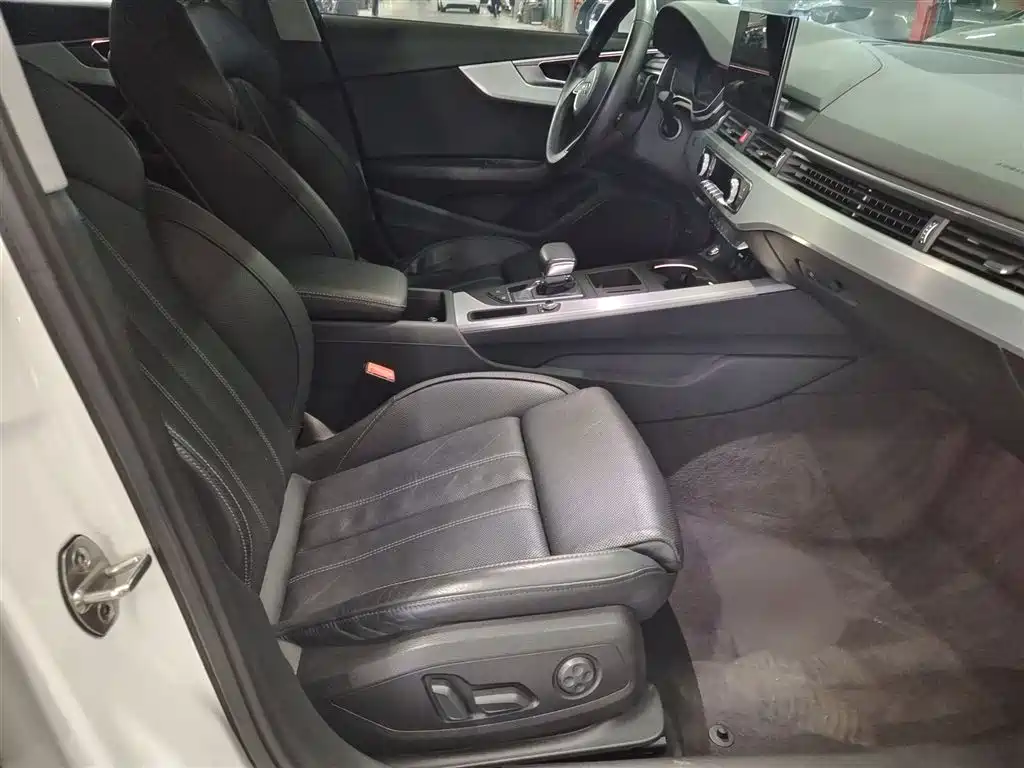 Audi A4L 2020 40 TFSI Luxury Dynamic фото 5