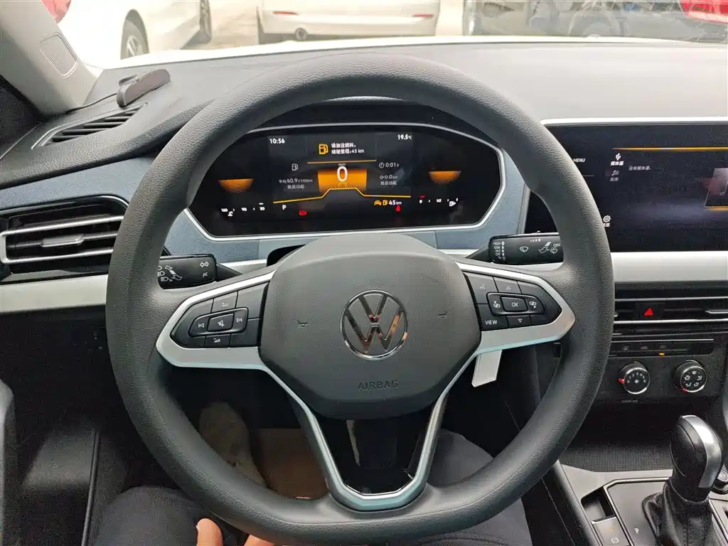 Volkswagen Lavida 2023 Facelift 1.5L Auto Comfort Edition фото 11