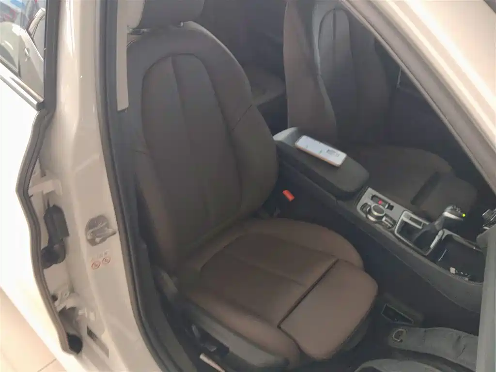 BMW 1 Series 2019 120i Leading M Sport Package фото 20