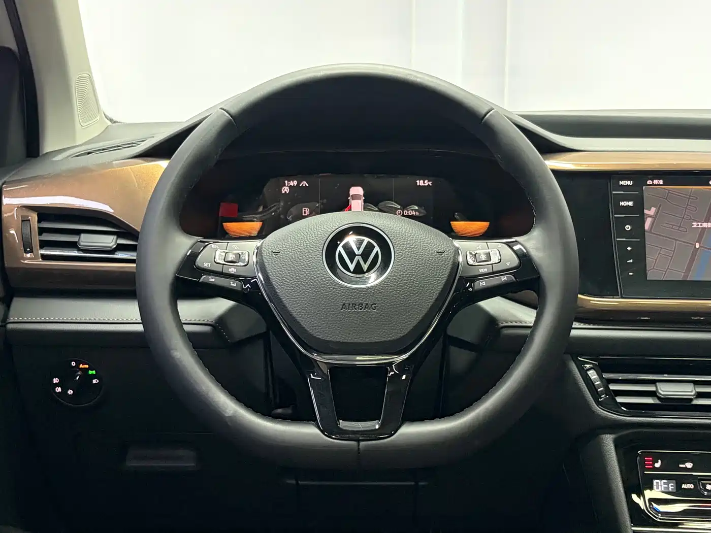 Volkswagen Tharu 2022 280TSI FWD Luxury Edition фото 7