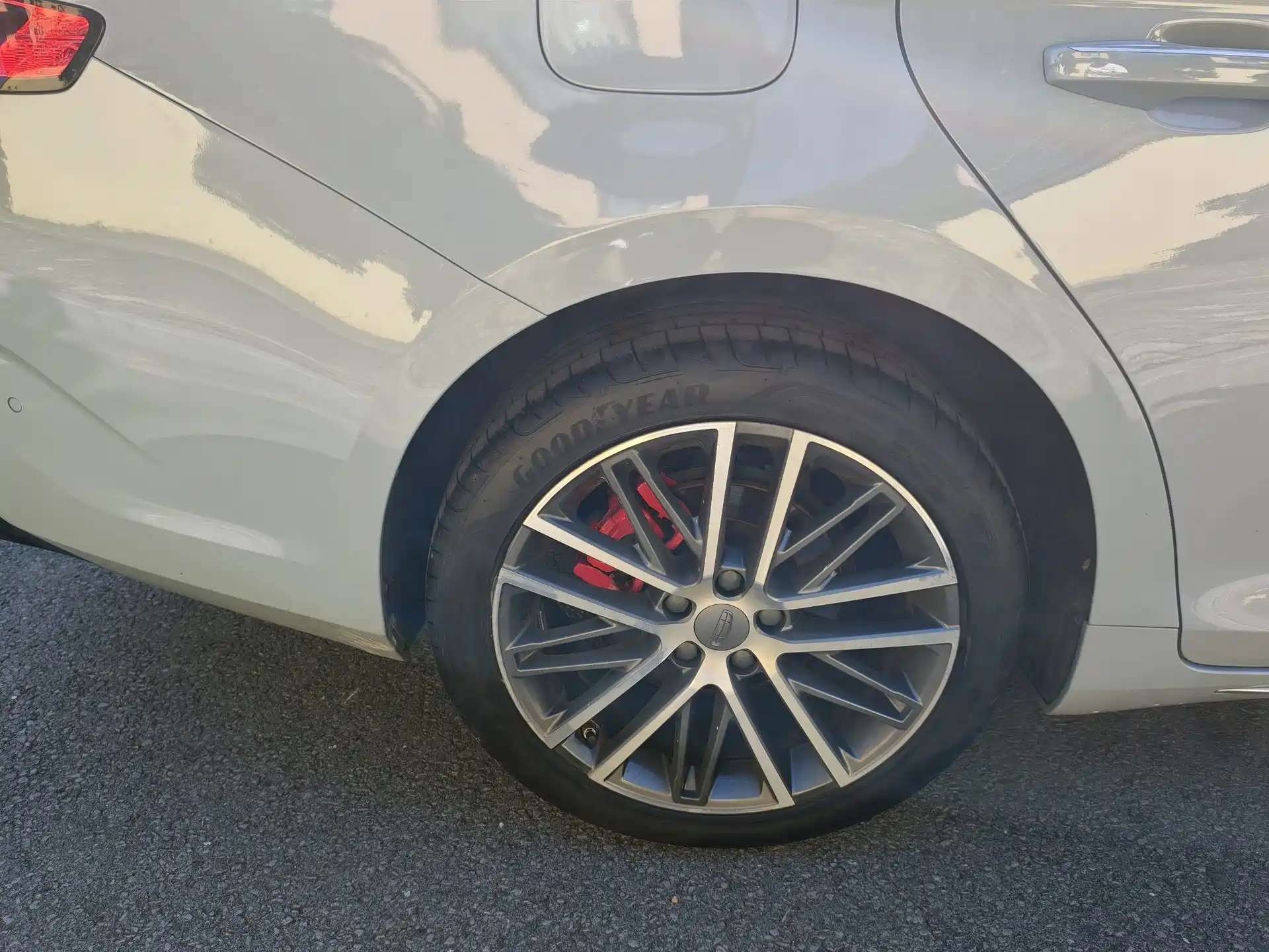 Фото 21 - Geely Preface