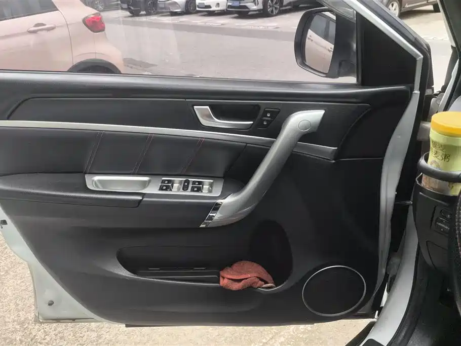 Haval M6 2018 1.5T Manual 2WD Elite фото 7