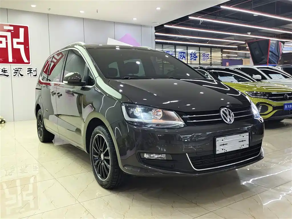Volkswagen Sharan 2018 380TSI Premium 7-Seater фото 3