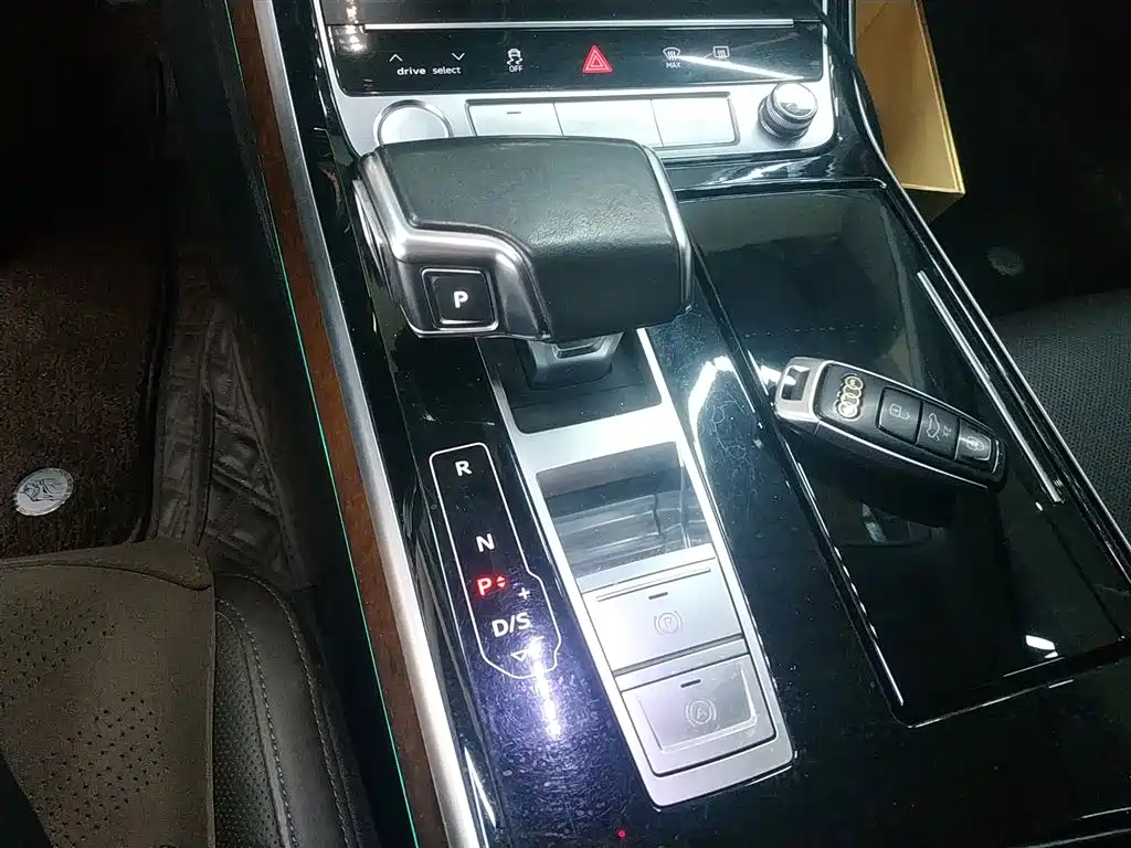 Audi A8 2019 Plus A8L 55 TFSI quattro Luxury фото 10