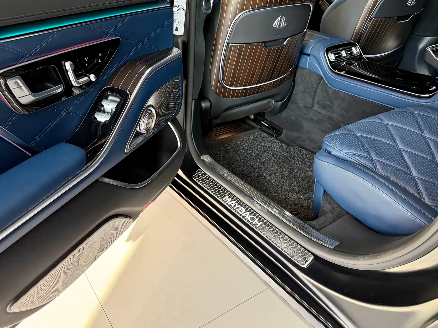 Mercedes-Benz Maybach S-Class 2022 S 680 4MATIC Craftsmanship Limited Launch Edition фото 30